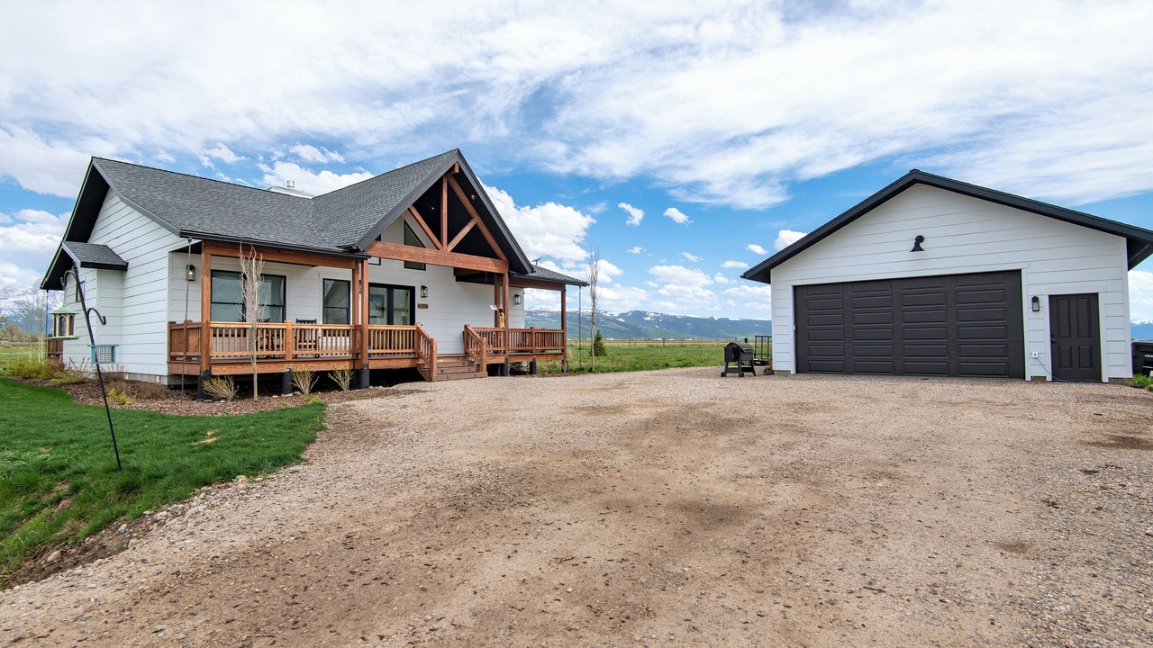 Photo of Outdoor in Leigh Creek Estates