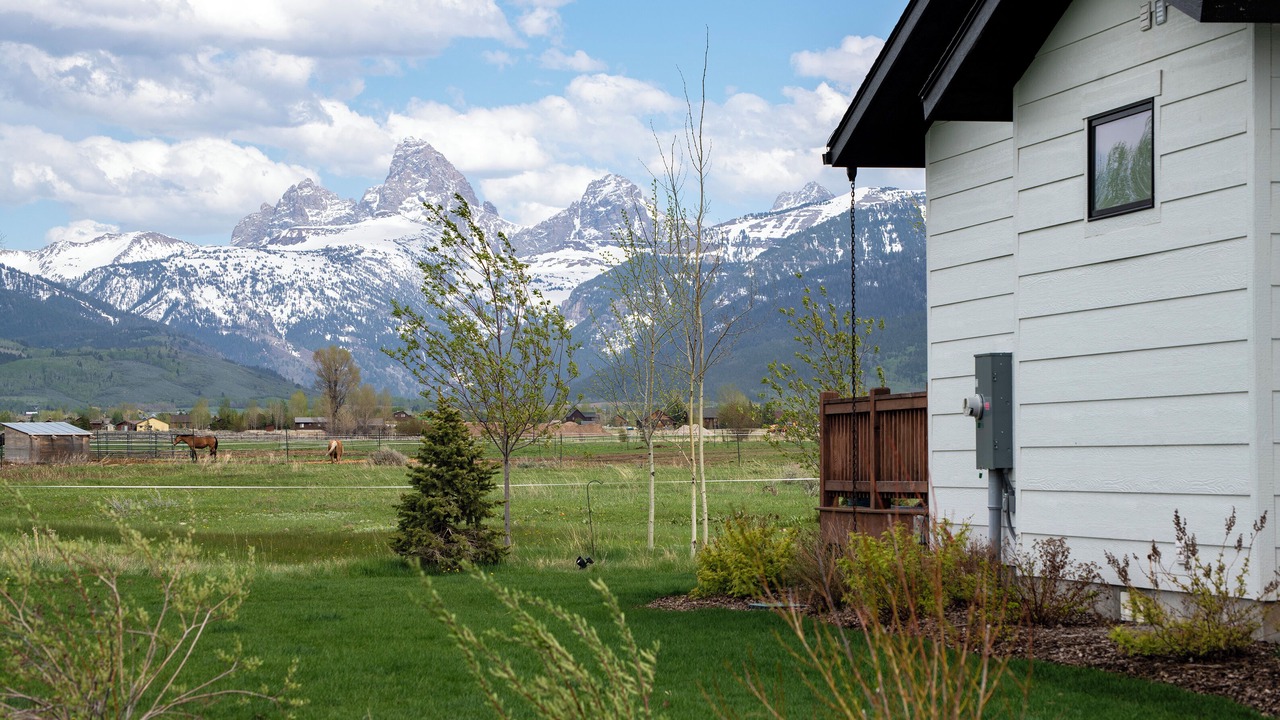 Photo of Outdoor in Leigh Creek Estates