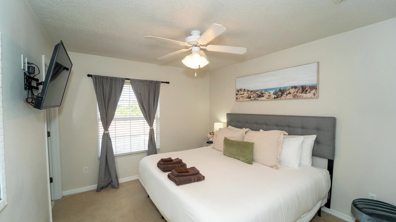 Photo of Bedroom in Sunset Lakes