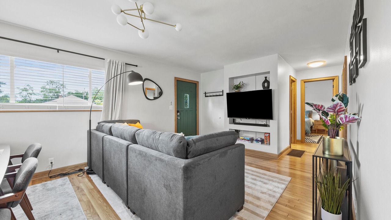 Photo of Livingroom in Grove City