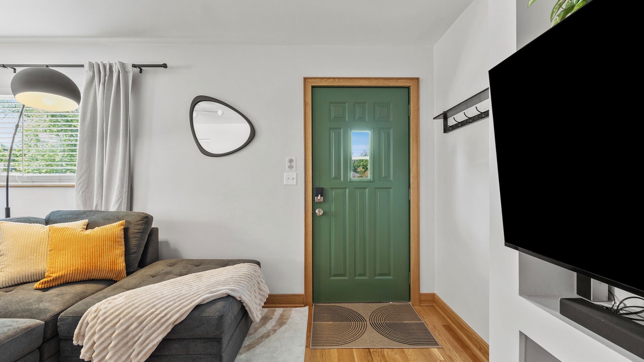 Photo of Livingroom in Grove City