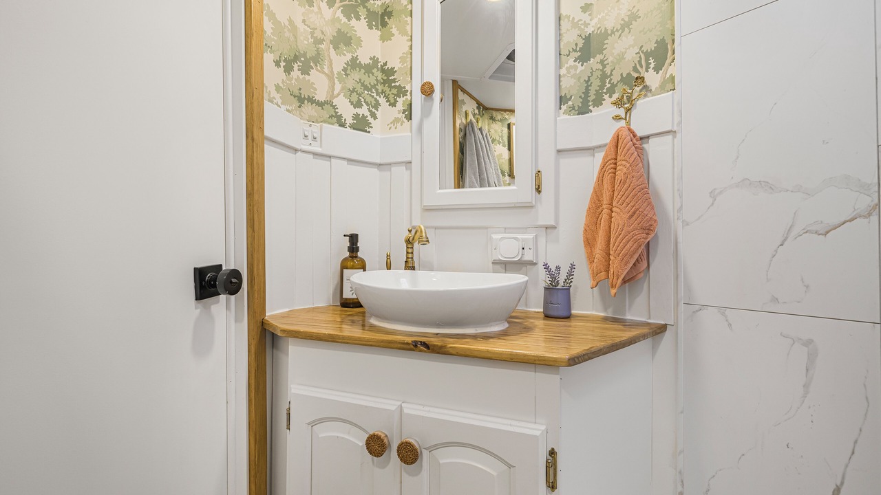Photo of Bathroom in Felt
