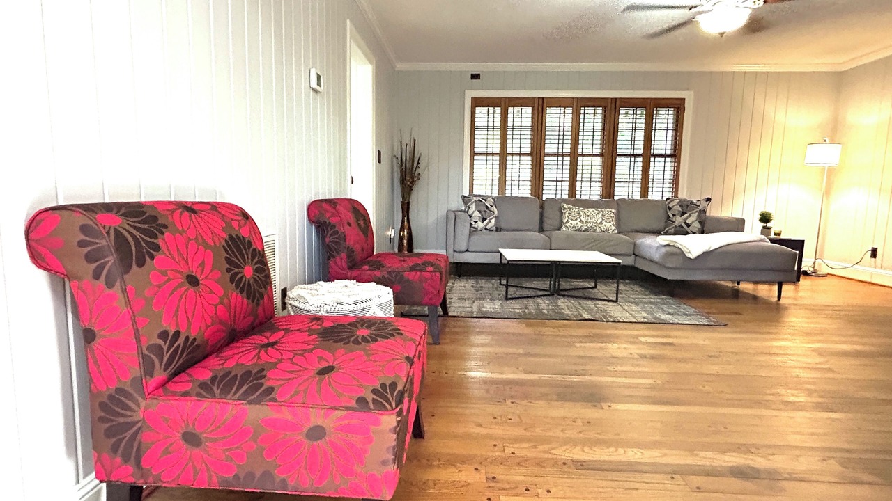 Photo of Livingroom in Ballantyne