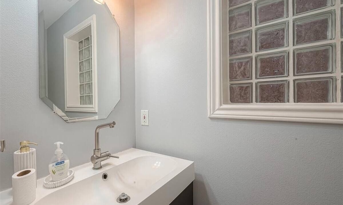 Photo of Bathroom in Uptown