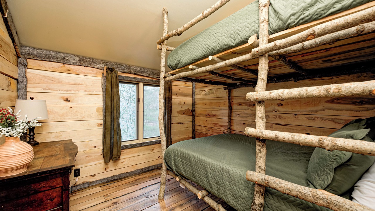 Photo of Bedroom in Helmsburg