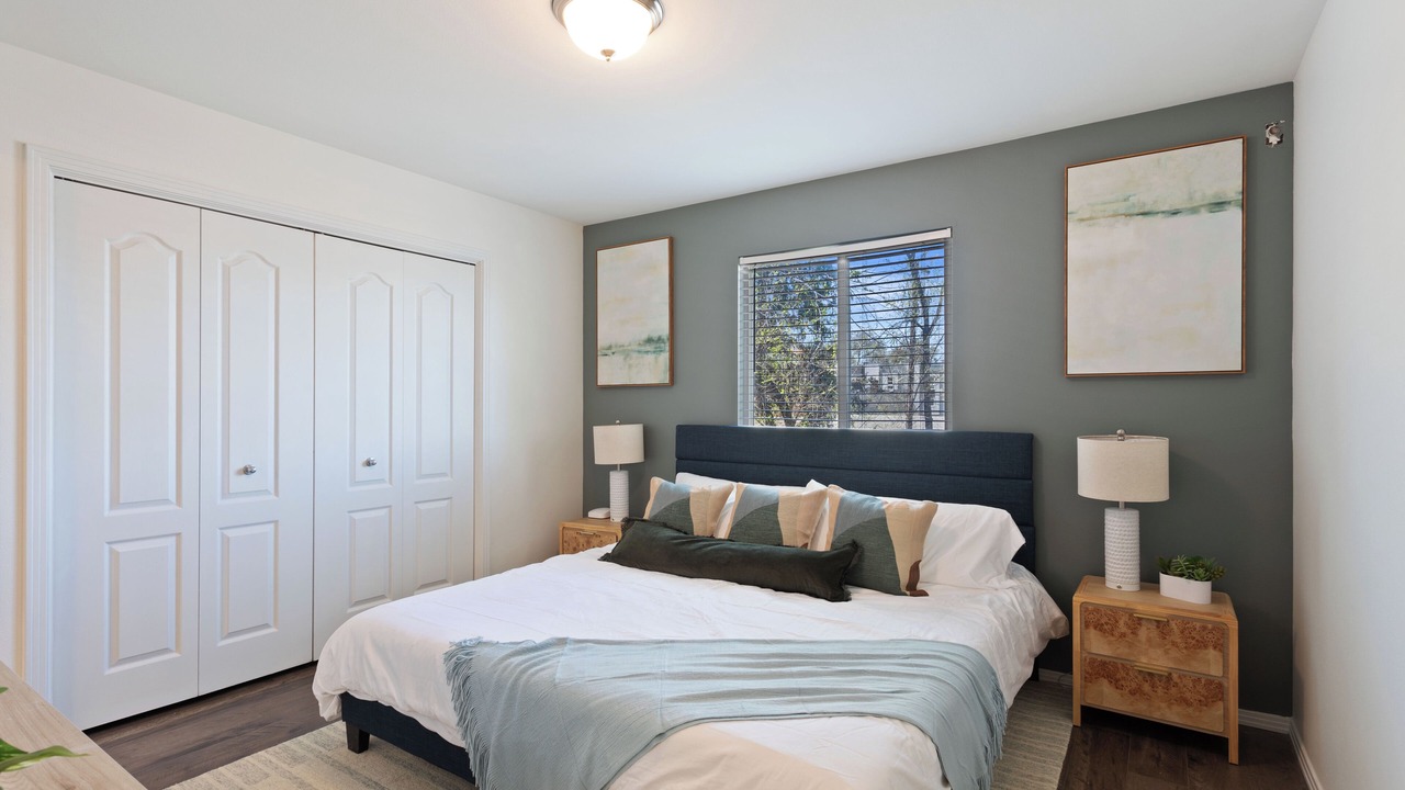 Photo of Bedroom in Depot Bench