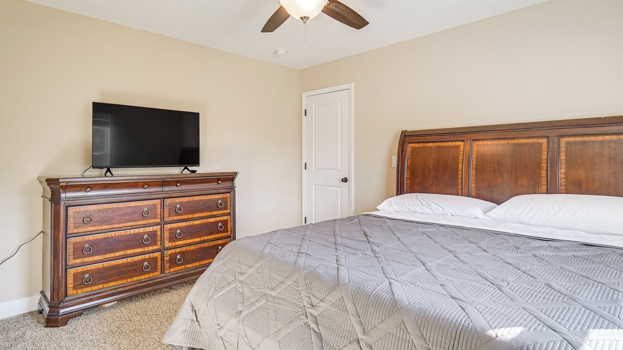 Photo of Bedroom in Five Points