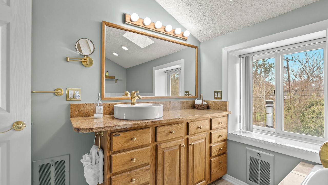 Photo of Bathroom in Royal Oak