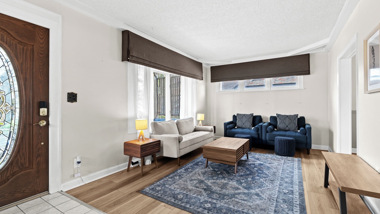 Photo of Livingroom in Royal Oak