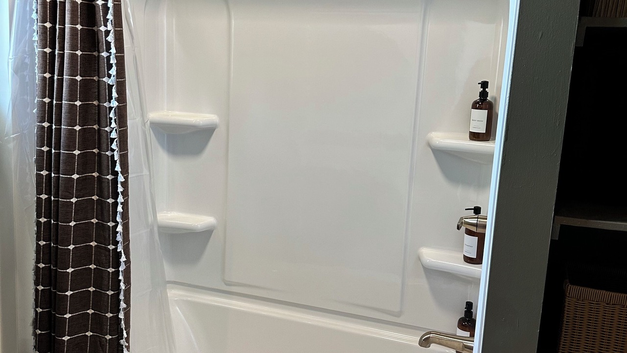 Photo of Bathroom in Xenia
