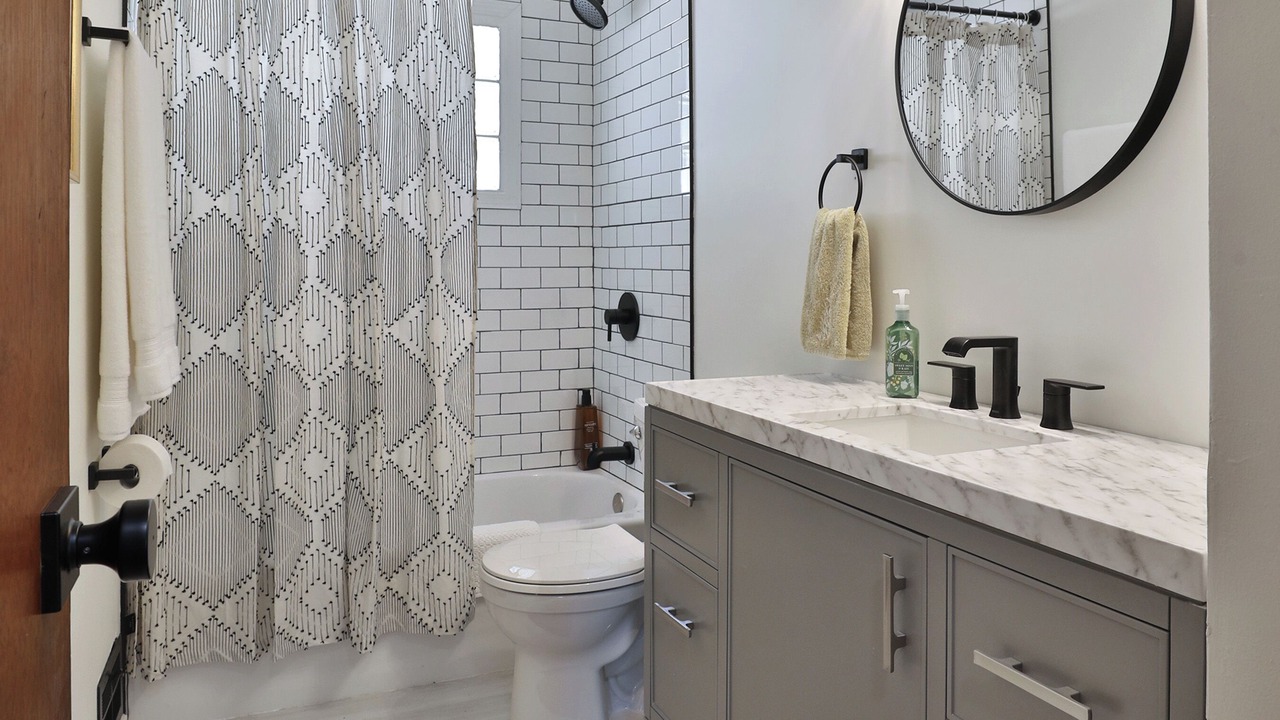 Photo of Bathroom in Central Clintonville