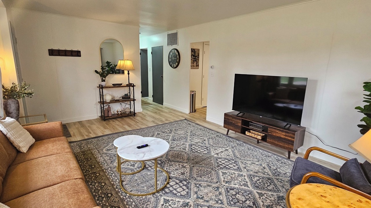 Photo of Livingroom in Howland Corners