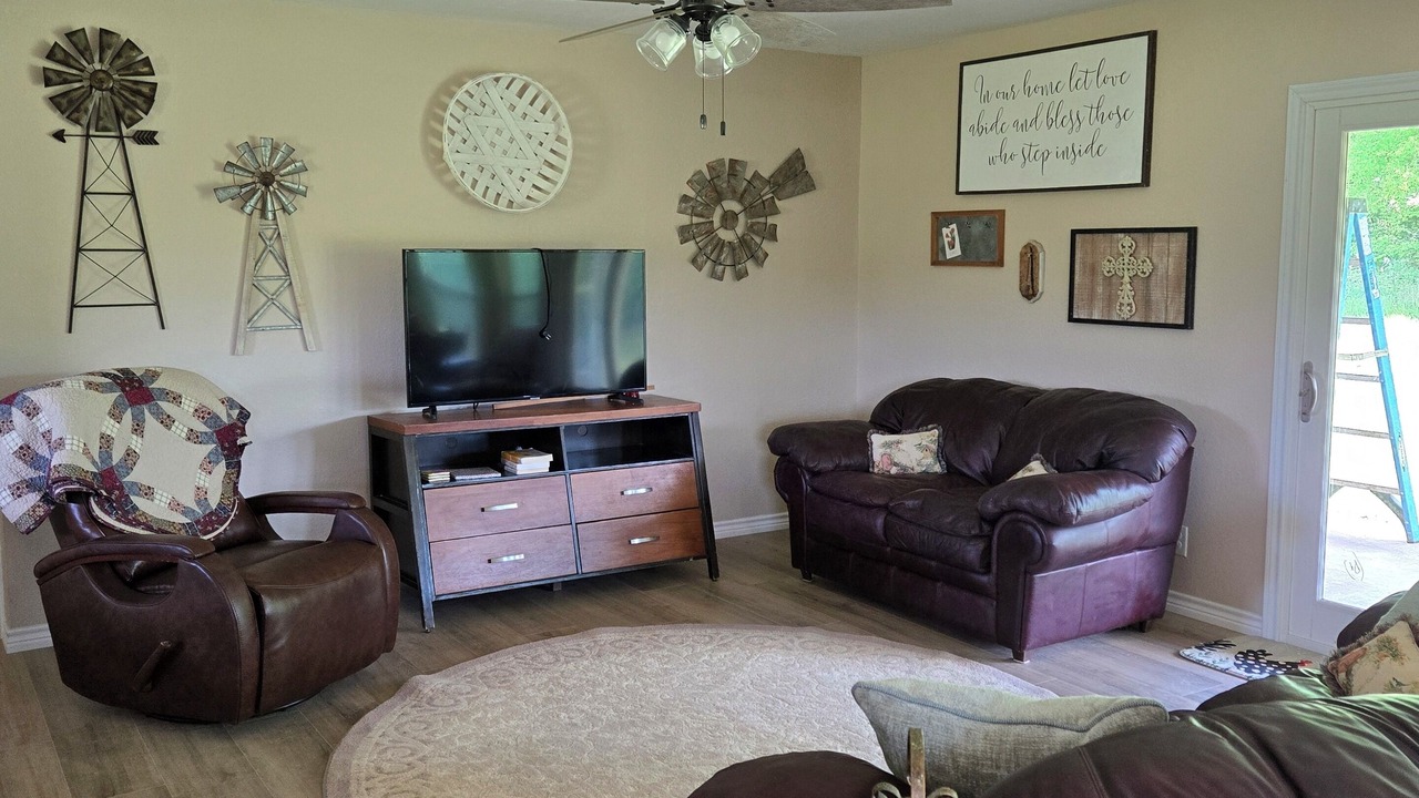 Photo of Livingroom in Mount Vernon