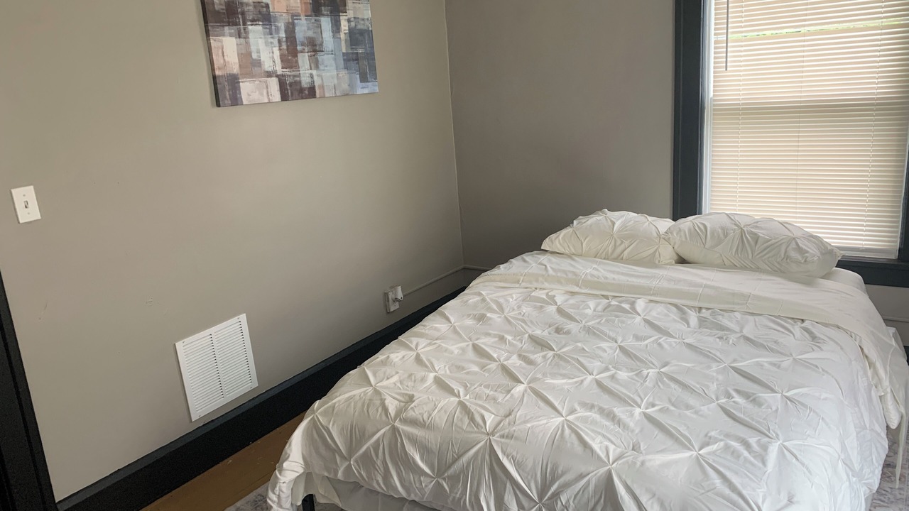 Photo of Bedroom in Niles