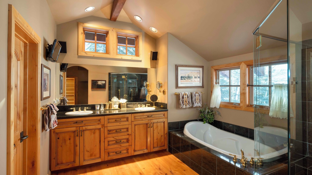 Photo of Bathroom in Elkhorn Village