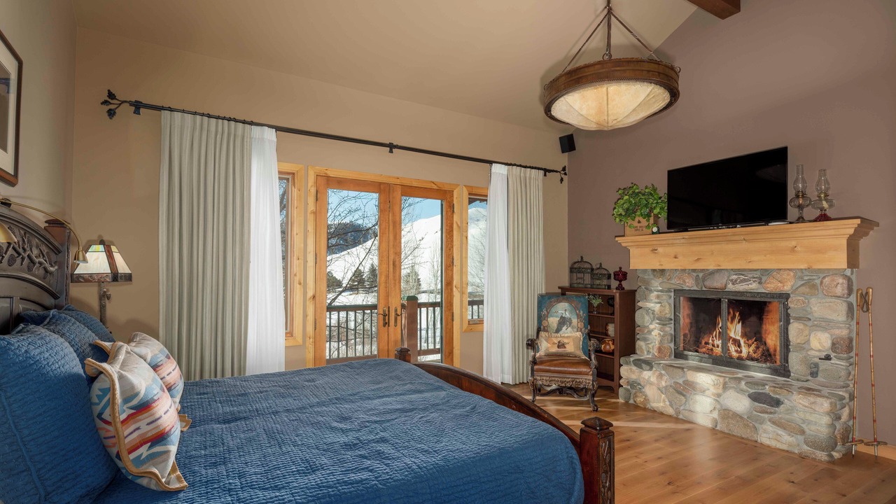 Photo of Bedroom in Elkhorn Village