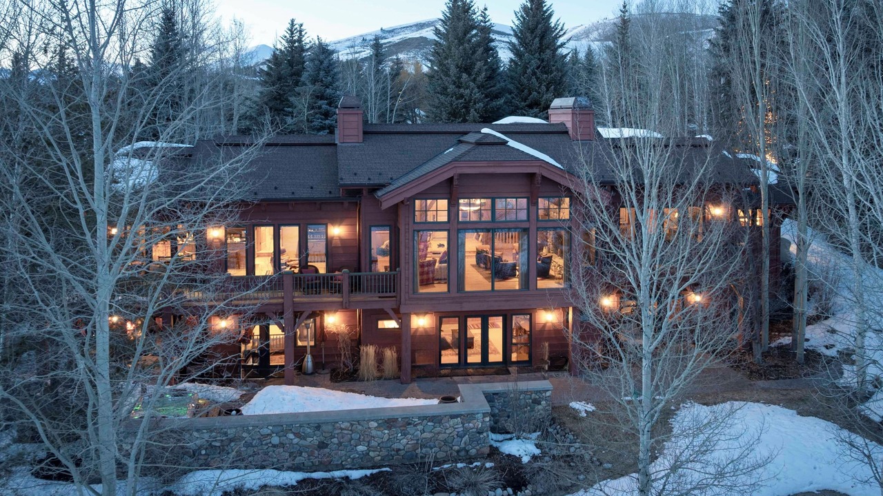 Photo of Outdoor in Elkhorn Village