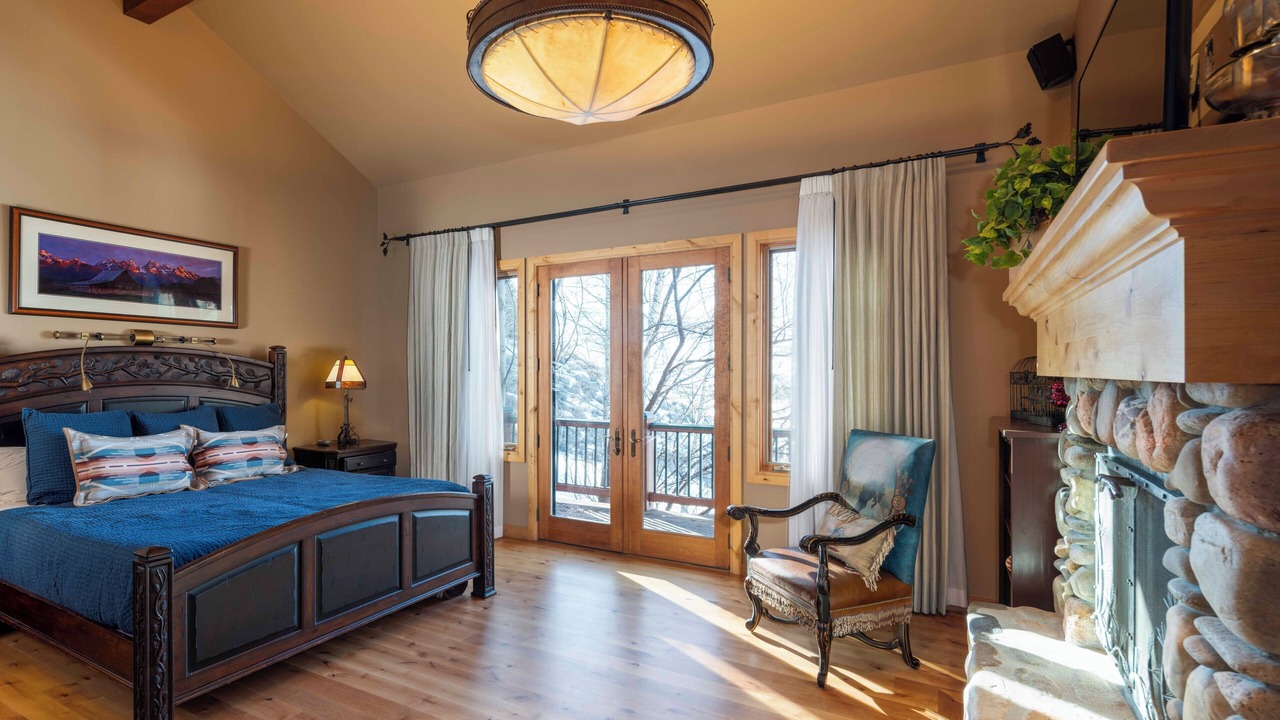 Photo of Bedroom in Elkhorn Village