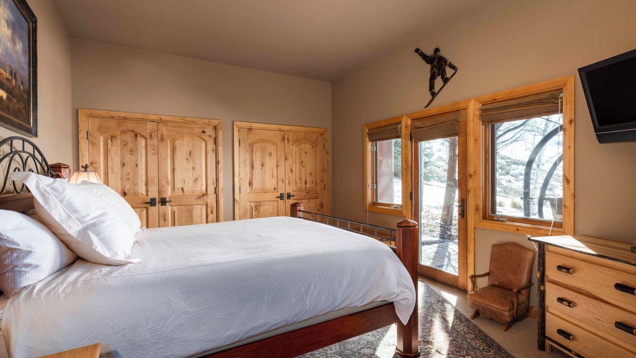 Photo of Bedroom in Elkhorn Village