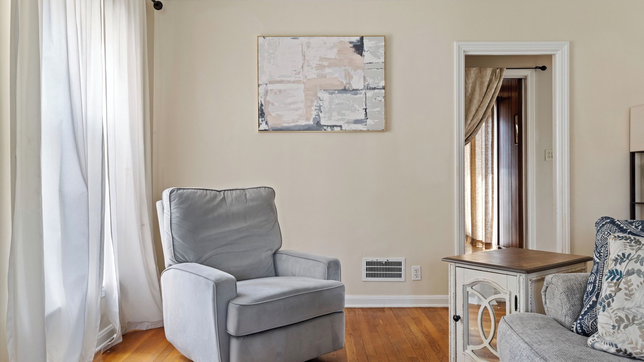 Photo of Livingroom in University Heights