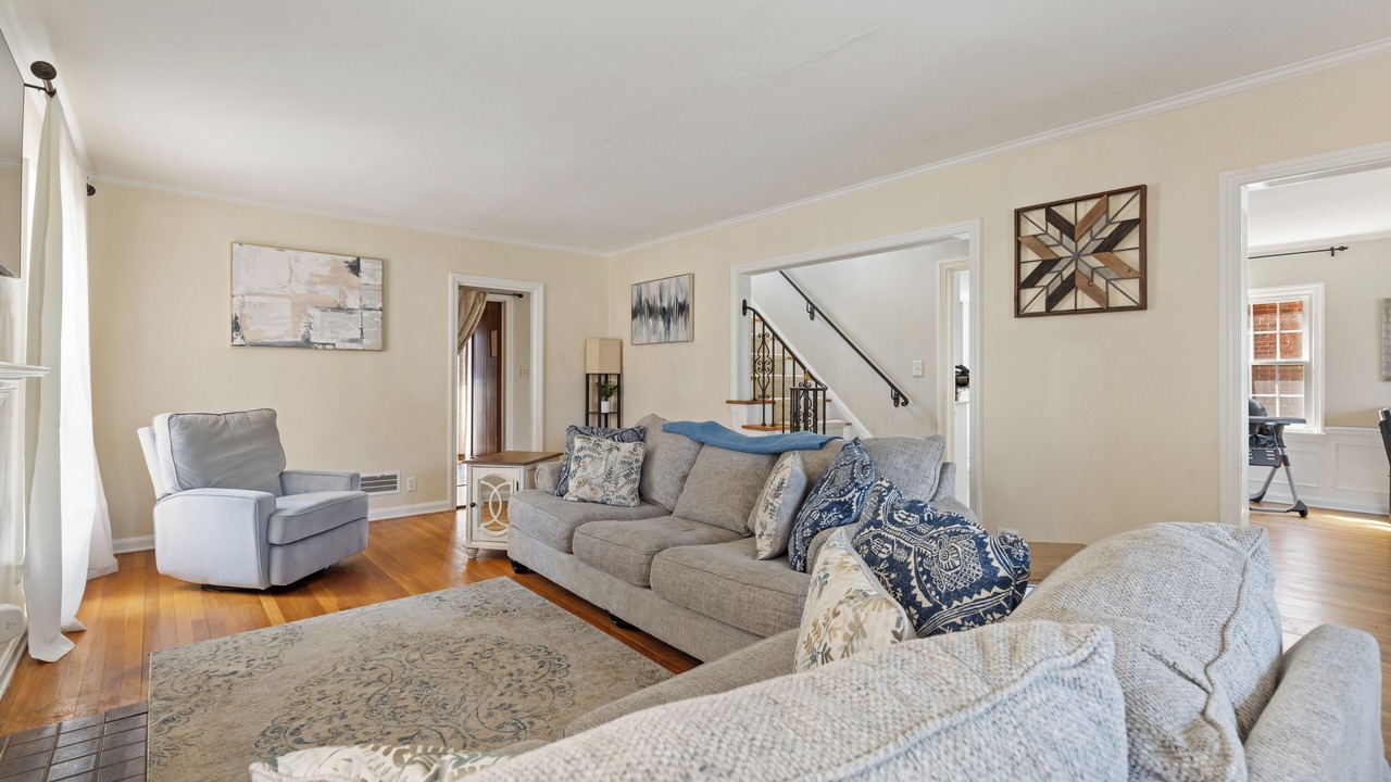 Photo of Livingroom in University Heights