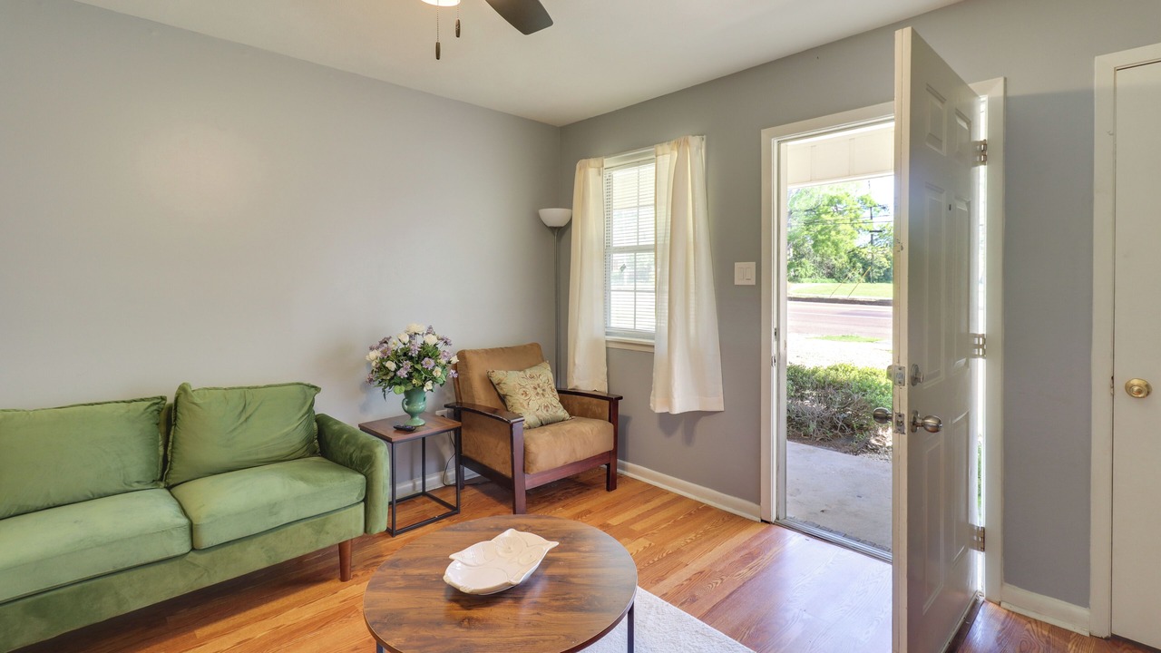 Photo of Bedroom in Brookhaven