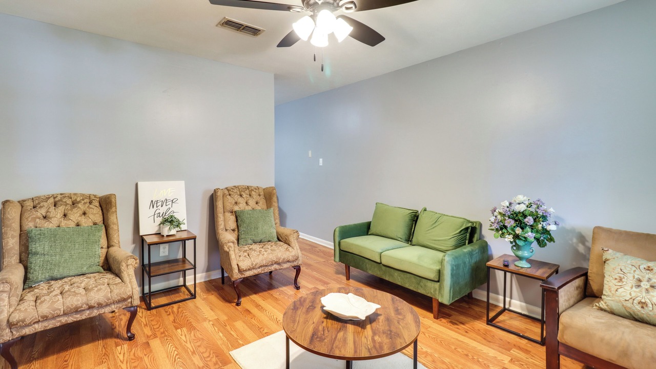 Photo of Livingroom in Brookhaven