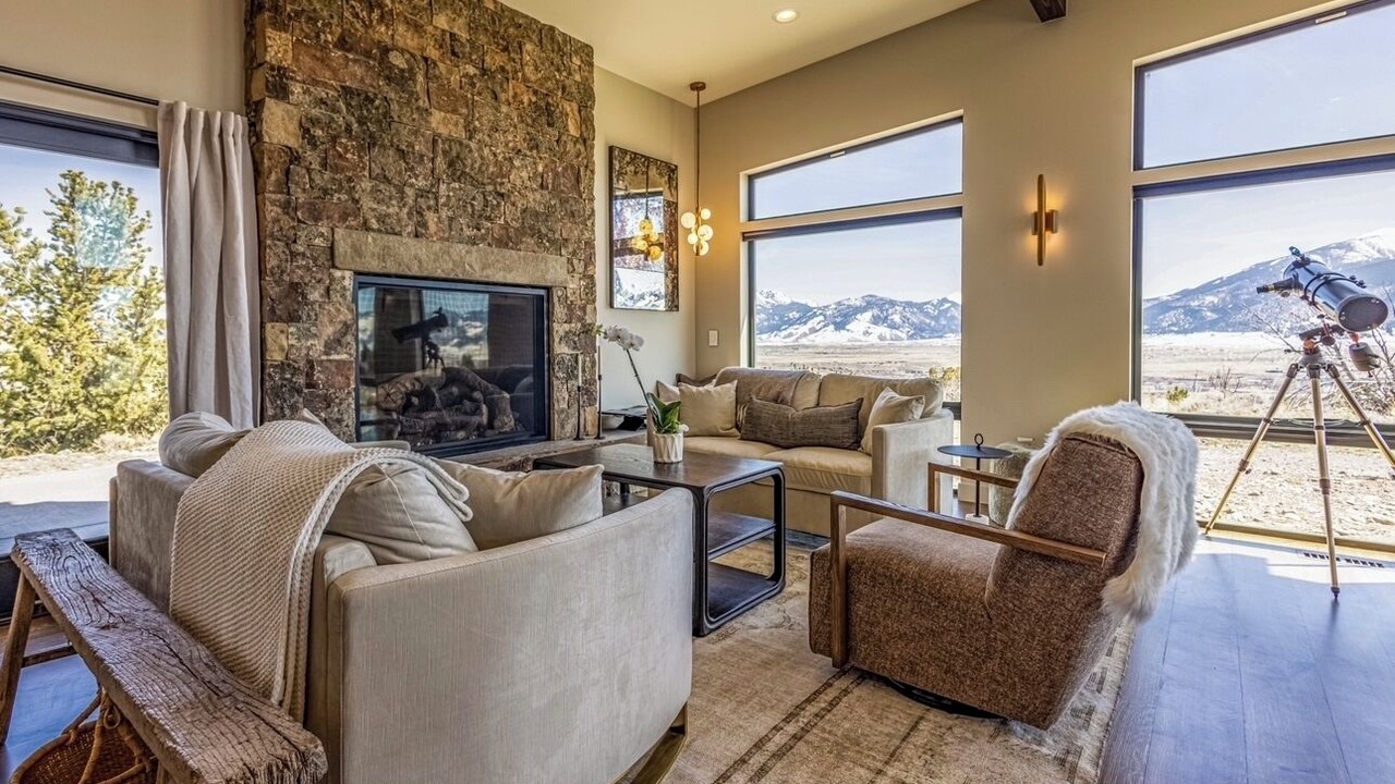 Photo of Livingroom in Emigrant