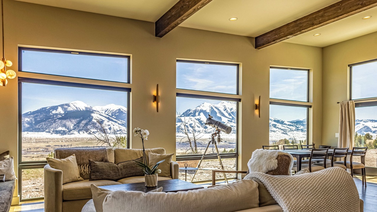 Photo of Livingroom in Emigrant