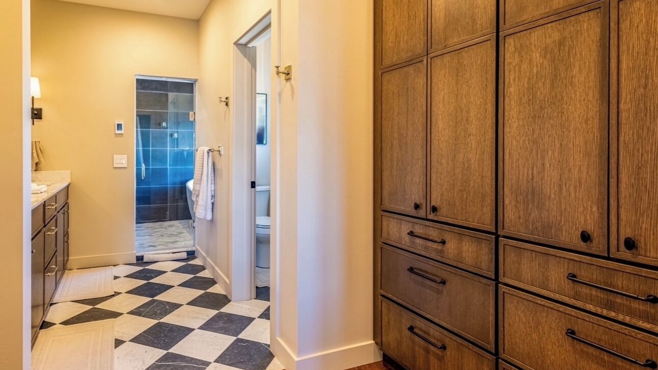 Photo of Bathroom in Emigrant