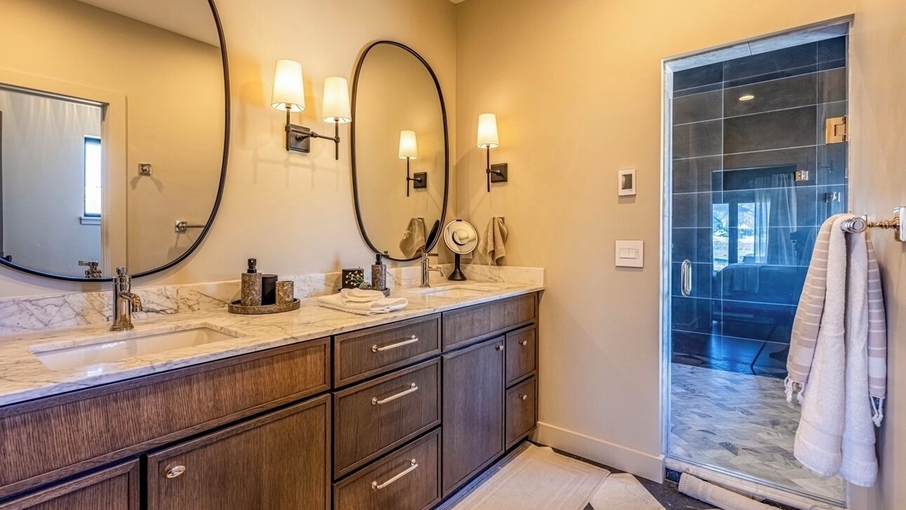Photo of Bathroom in Emigrant