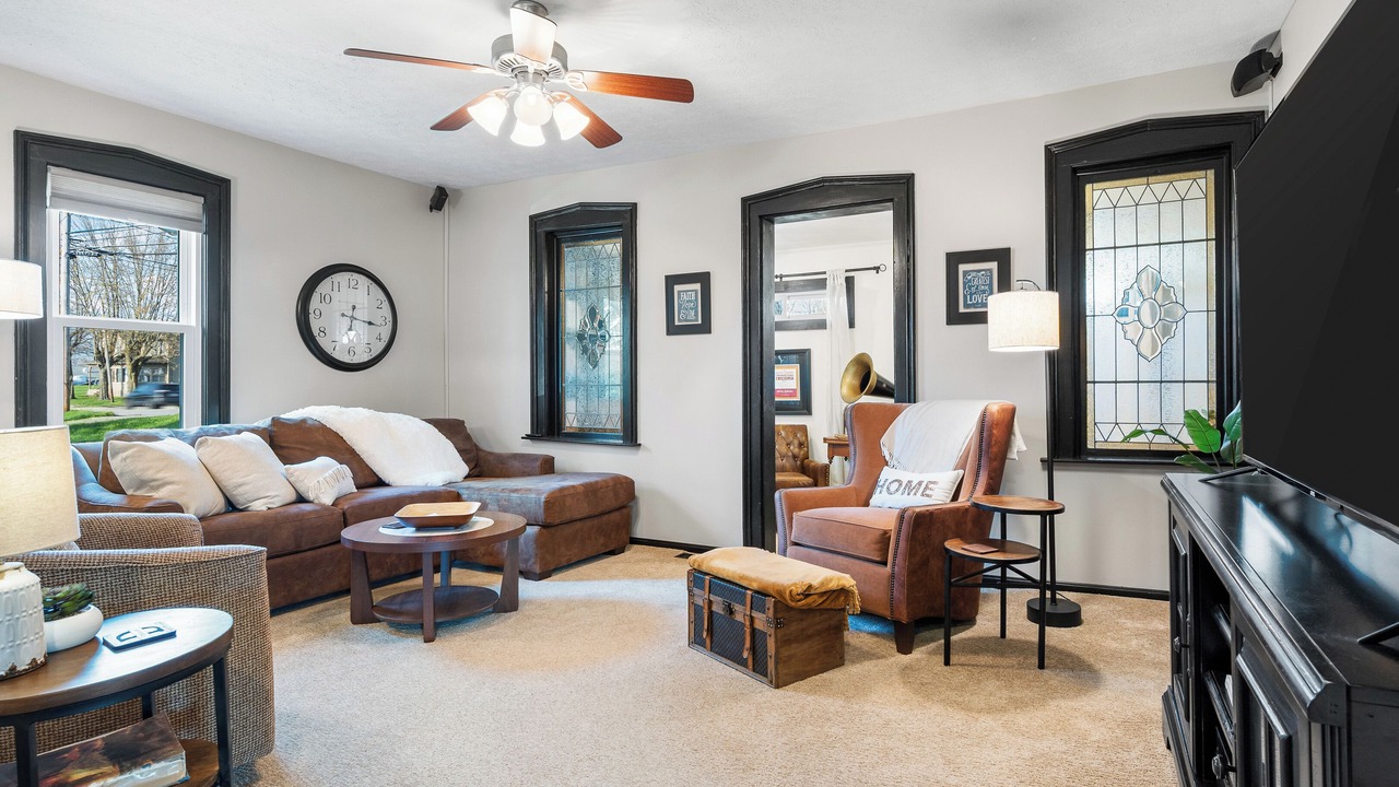 Photo of Livingroom in Greentown