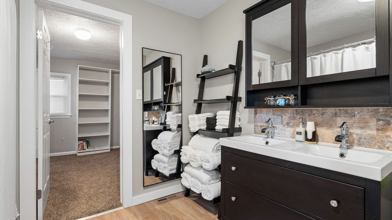 Photo of Bathroom in Greentown