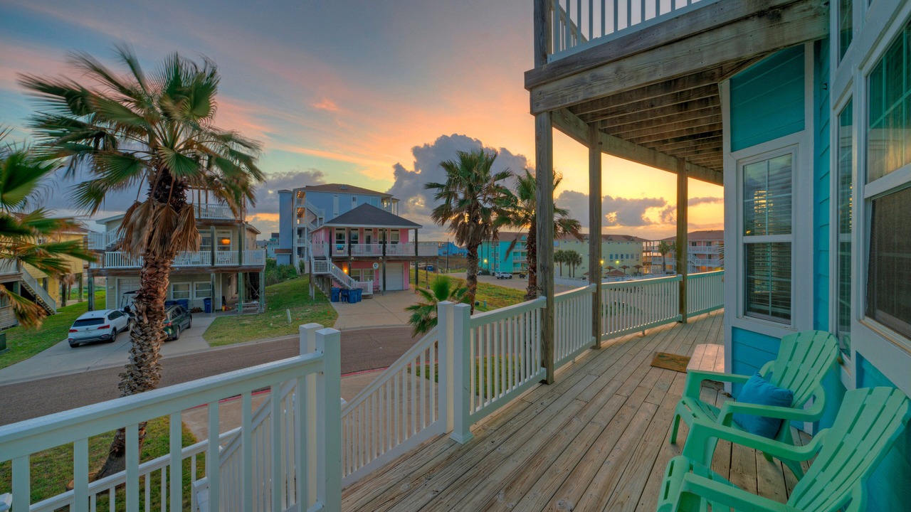 Photo of Patio Balcony in Sand Point