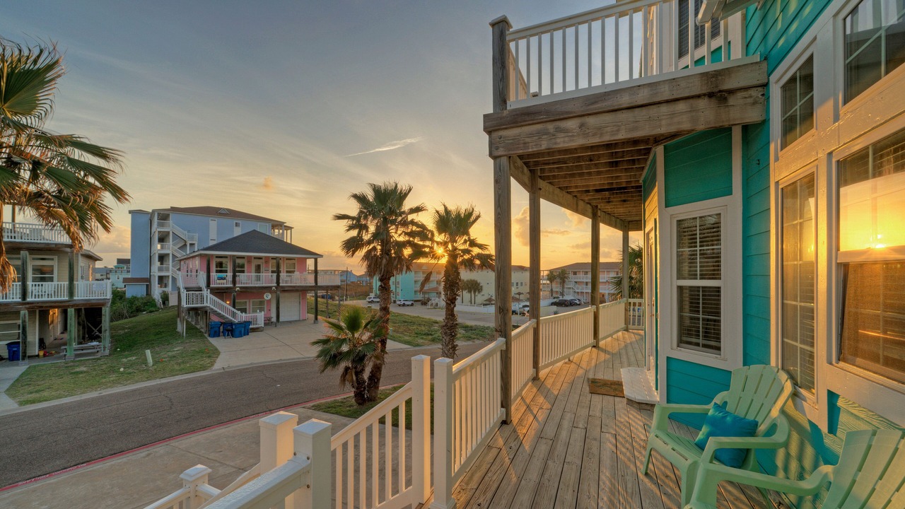 Photo of Patio Balcony in Sand Point