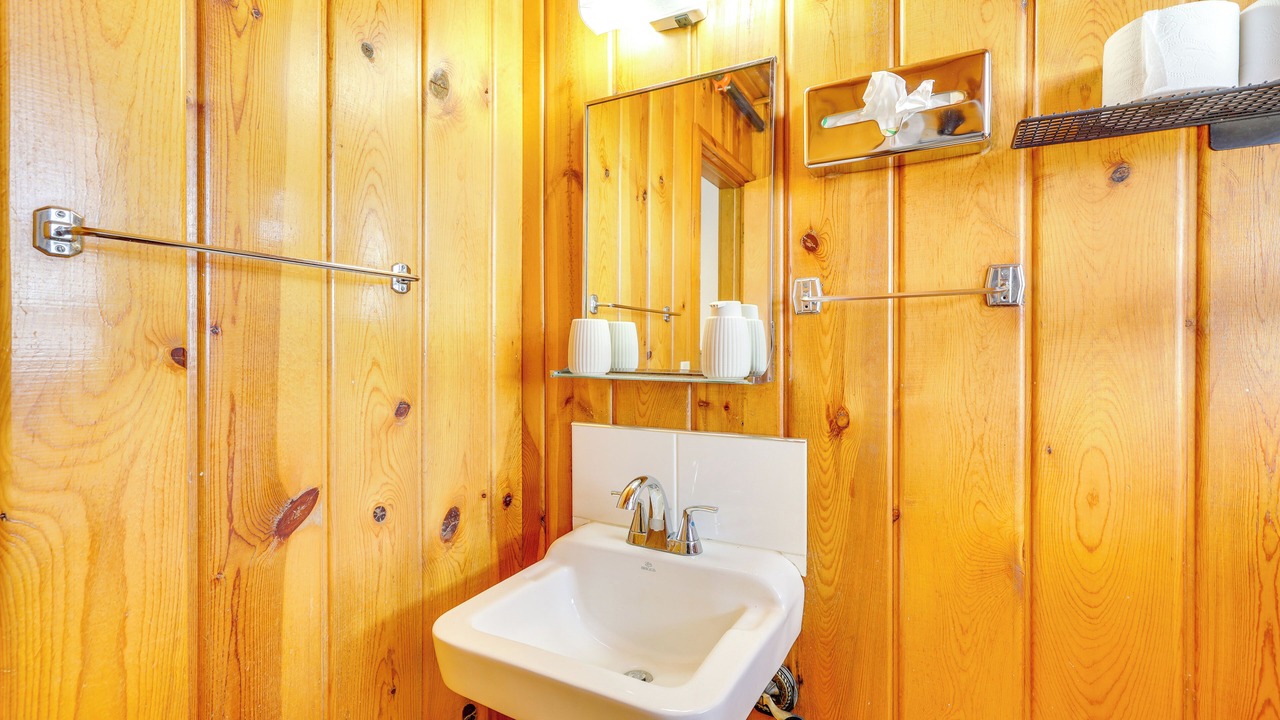 Photo of Bathroom in Spearfish