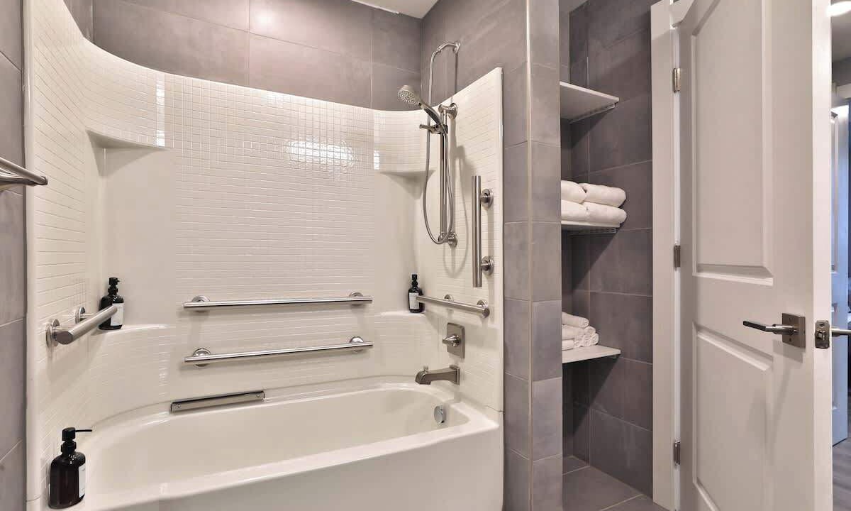 Photo of Bathroom in Old North Columbus