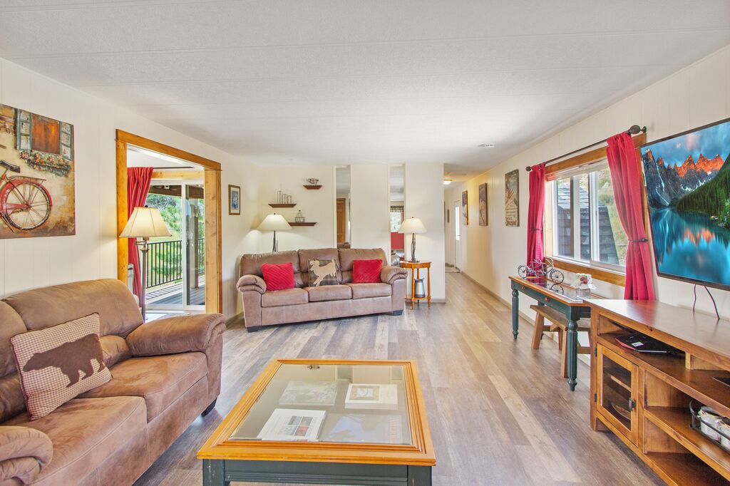 Photo of Livingroom in Glacier View Meadows