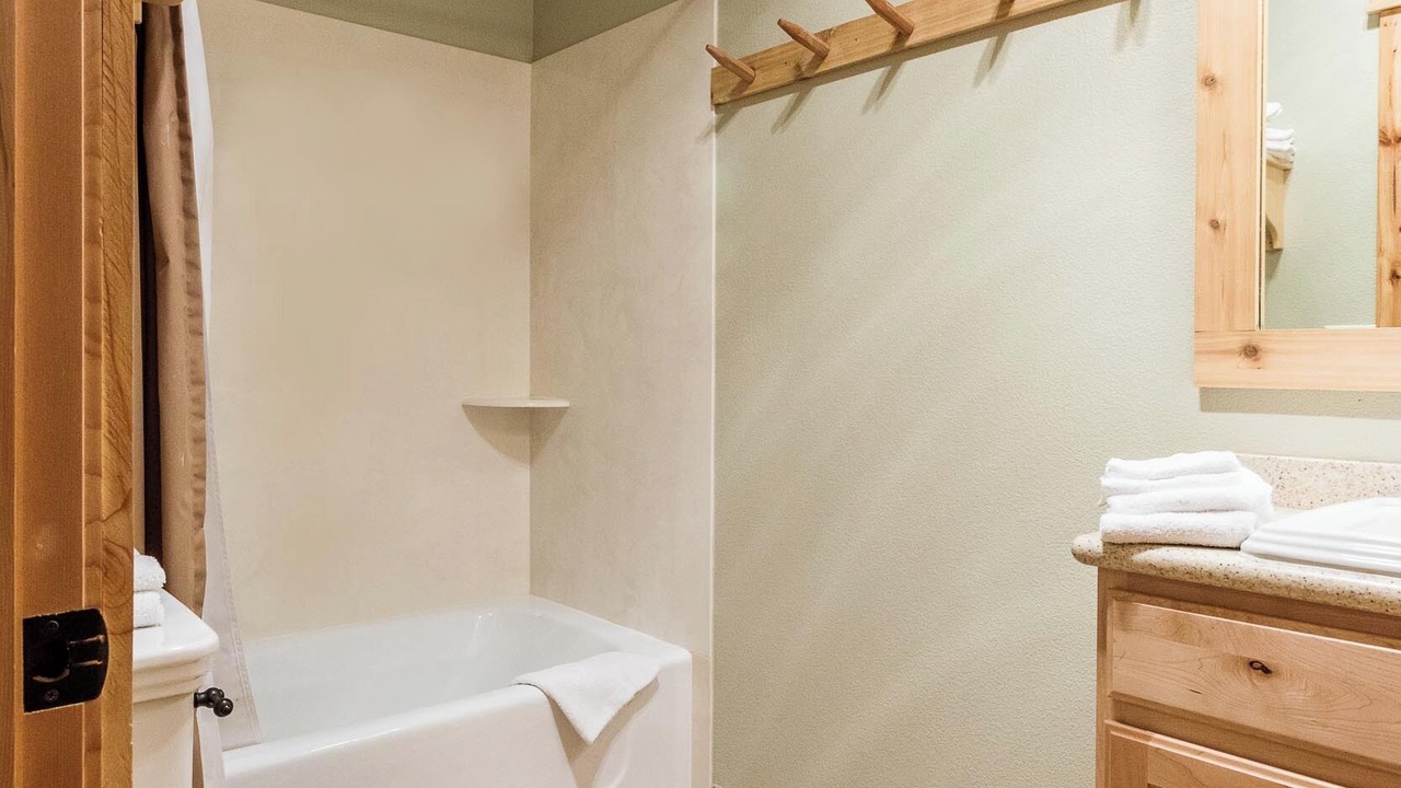 Photo of Bathroom in Almo