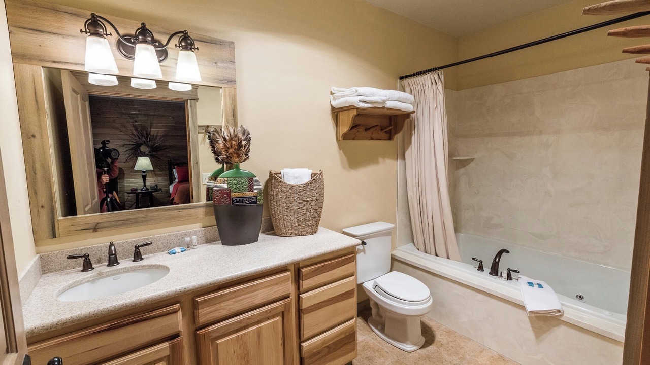 Photo of Bathroom in Almo