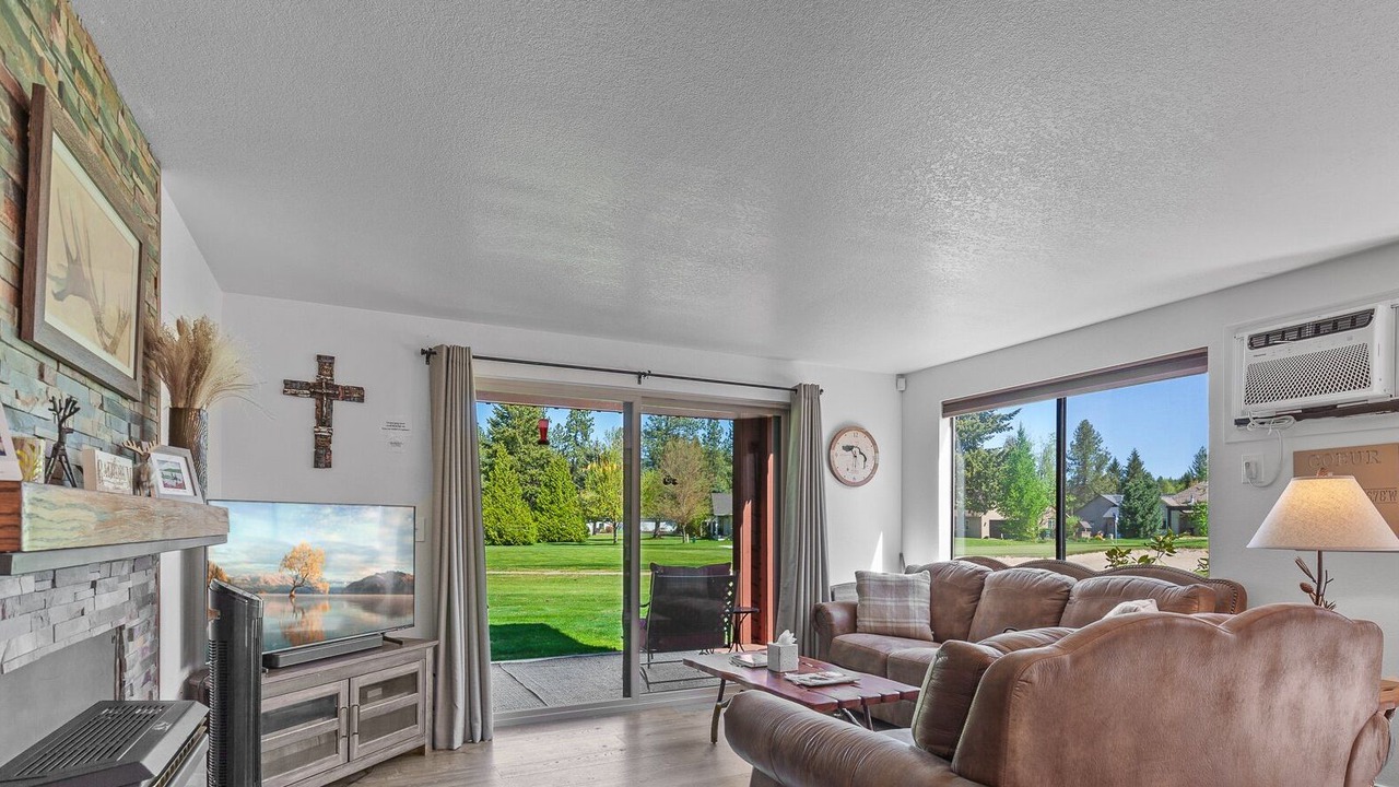 Photo of Livingroom in Rathdrum