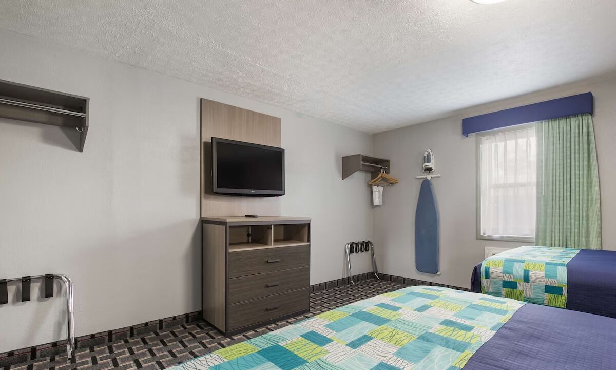Photo of Bedroom in Salem