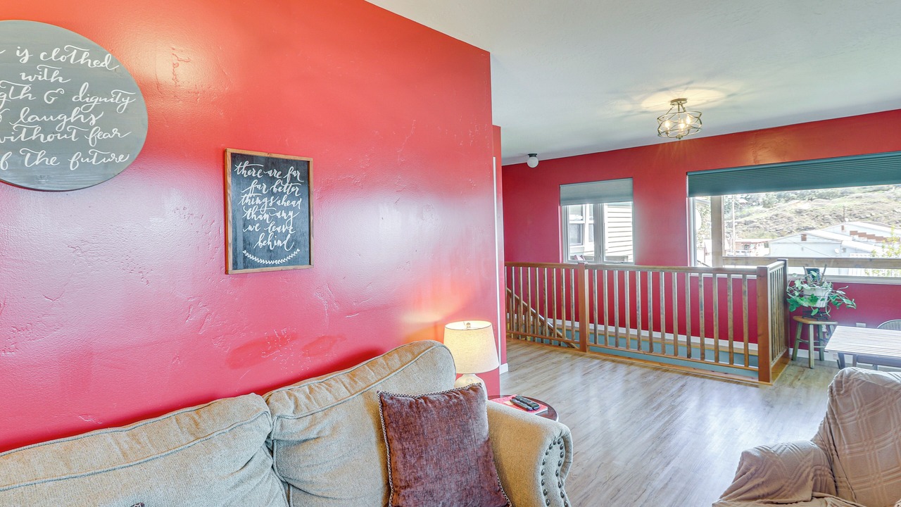 Photo of Livingroom in Eureka