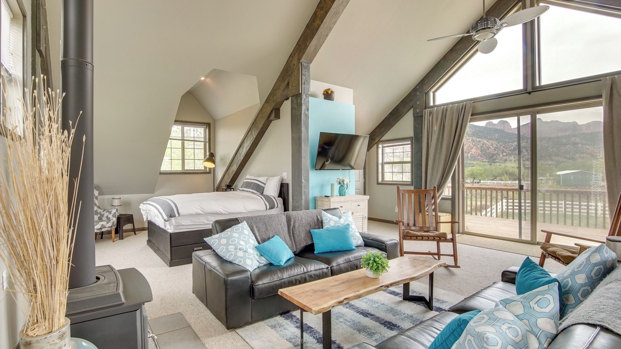 Photo of Livingroom in New Harmony