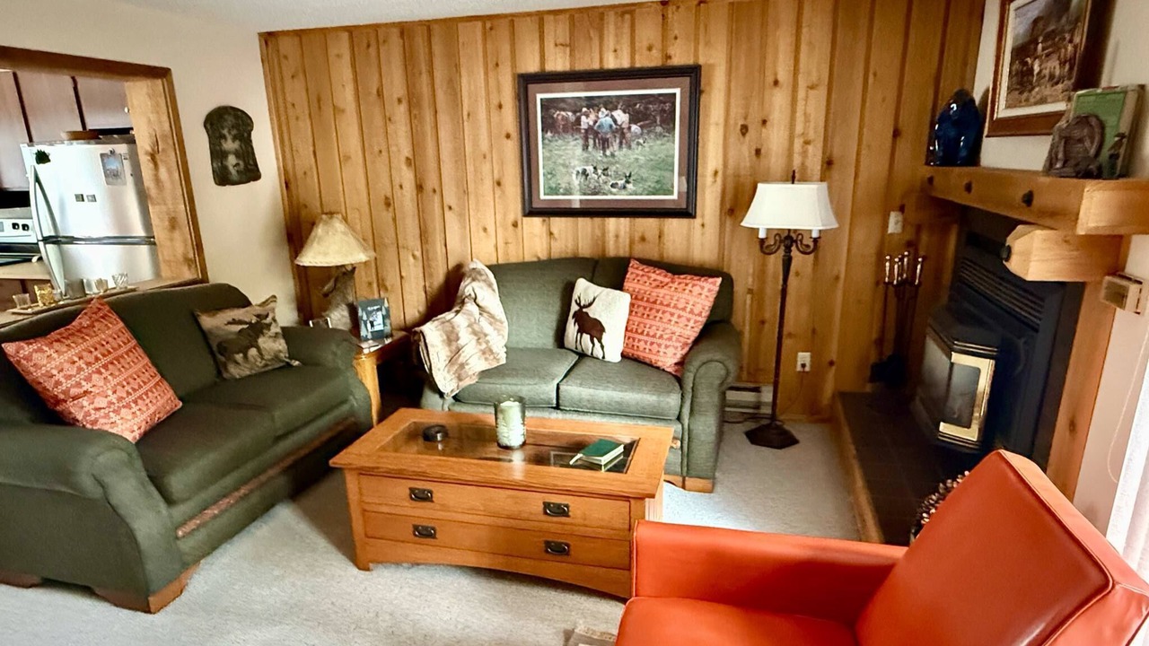 Photo of Livingroom in West Yellowstone