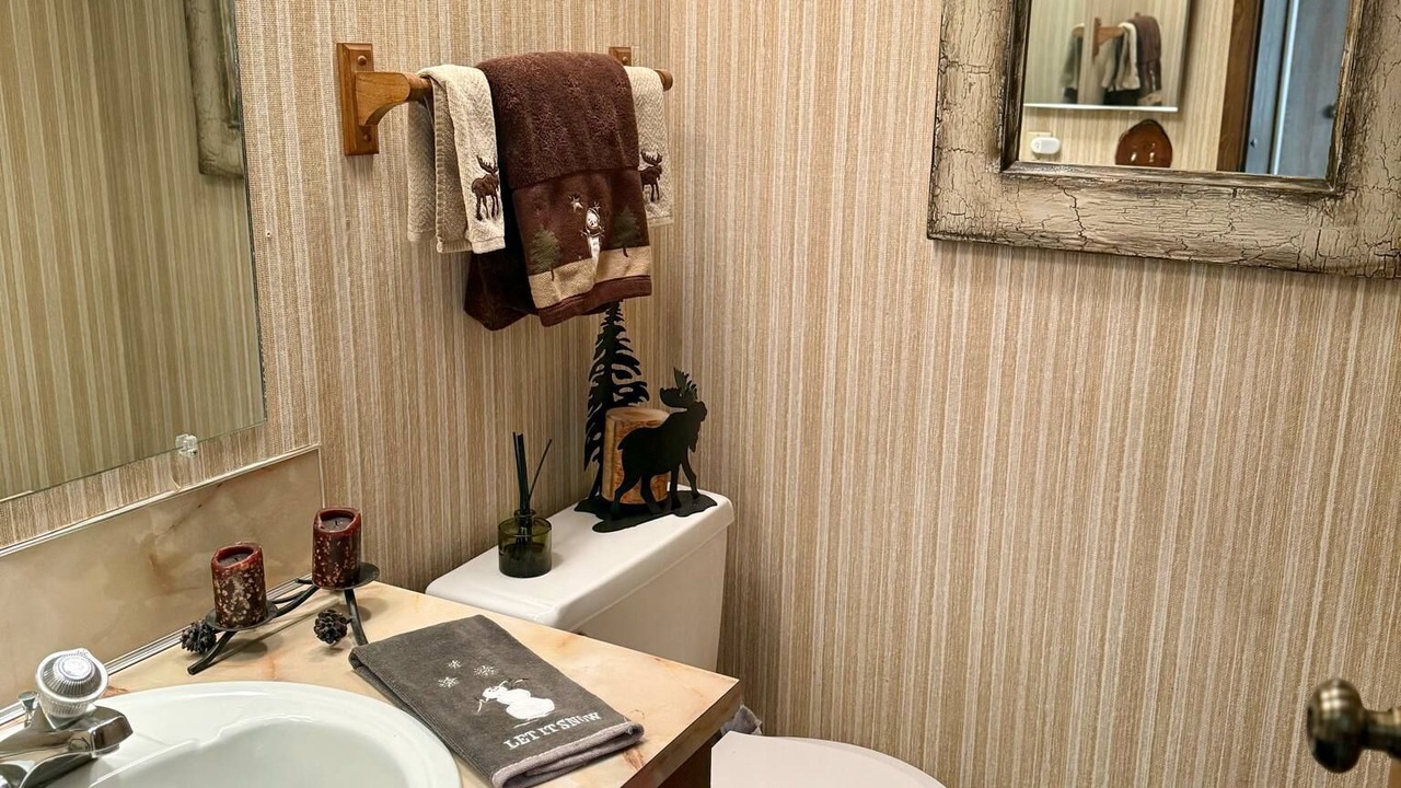 Photo of Bathroom in West Yellowstone