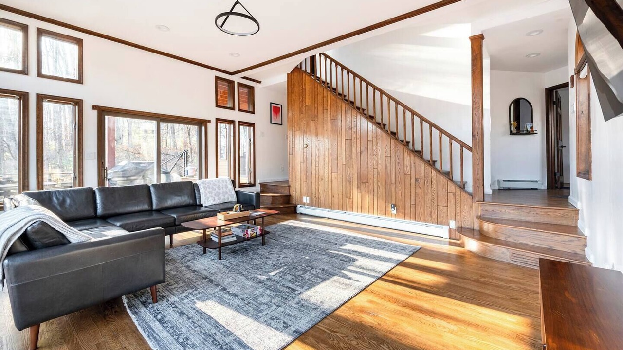 Photo of Livingroom in Jeffersonville