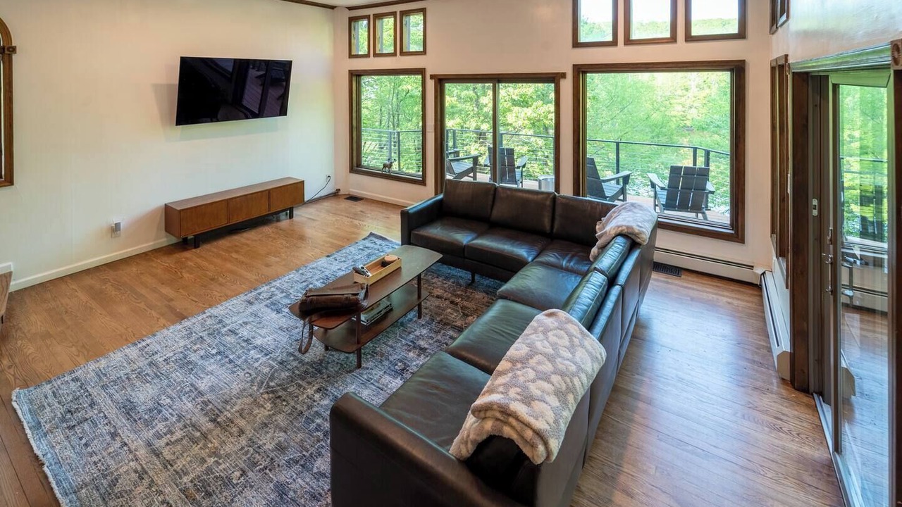 Photo of Livingroom in Jeffersonville