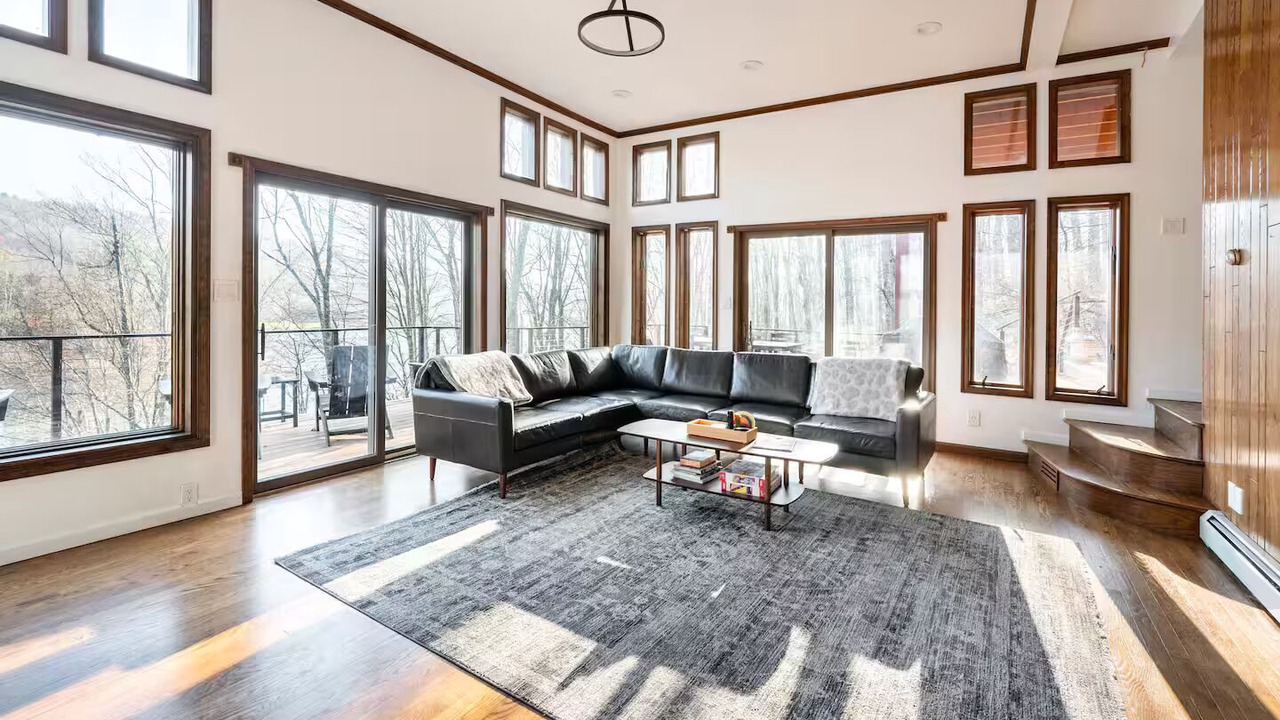 Photo of Livingroom in Jeffersonville