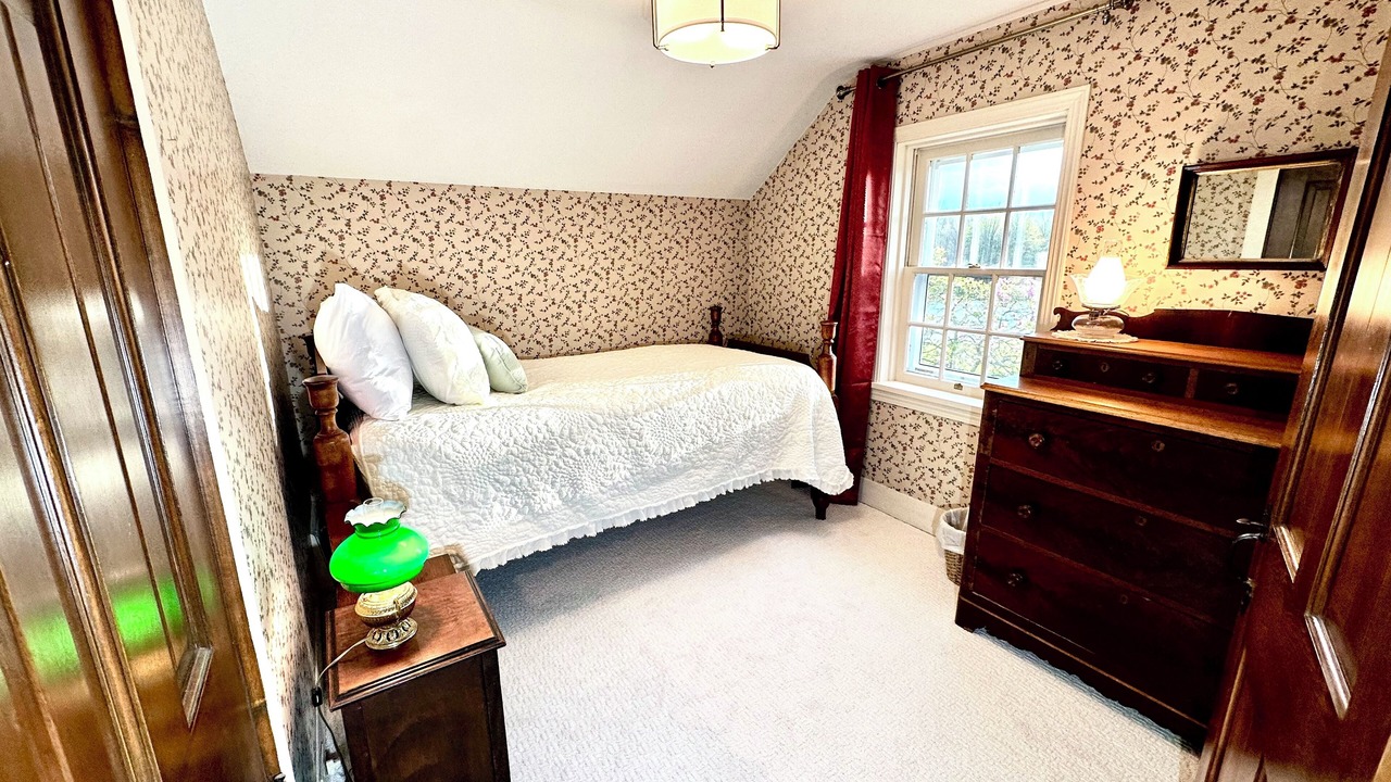 Photo of Bedroom in Kirtland